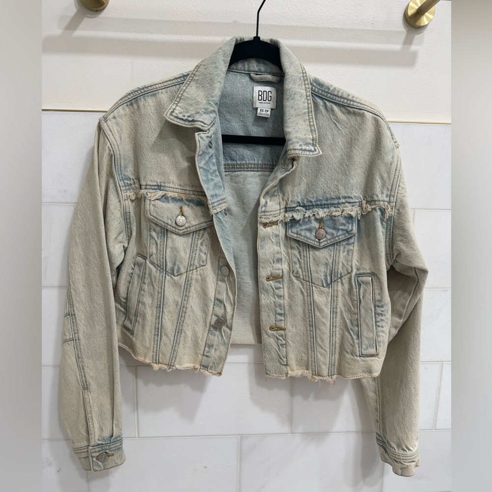 BDG Cropped Denim Jacket